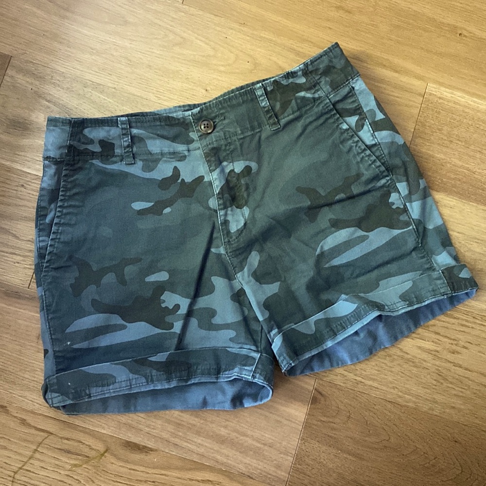 GAP camo shorts, 5” inseam